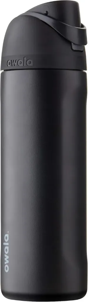 Owala FreeSip Botella de acero inoxidable aislada con popote